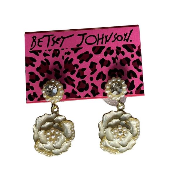 Betsy Johnson Ivory Gold Trim Dangling Drop Flower Pearl Center Pierced - NWT - Picture 1 of 2